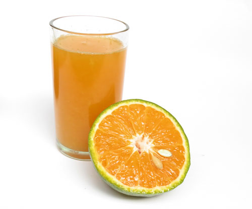 Uống nước cam giúp hạ huyết áp